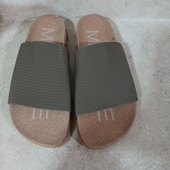 Message Mullen Classic Slide Sandals Vegan Cork Footbed - Size 38 US 7.5/8 - Picture 2 of 9